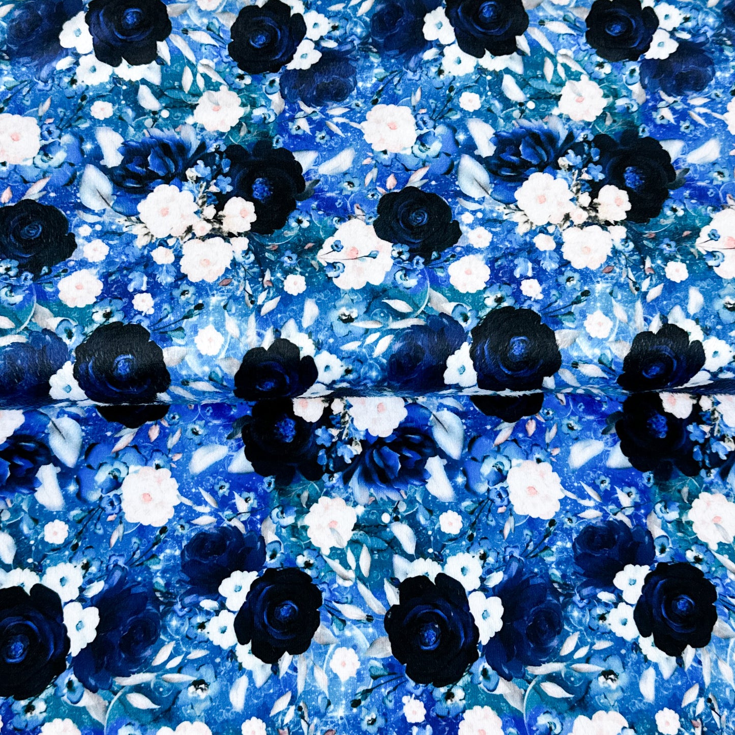 Finishing roll 149 cm - Blue Flower - Minky