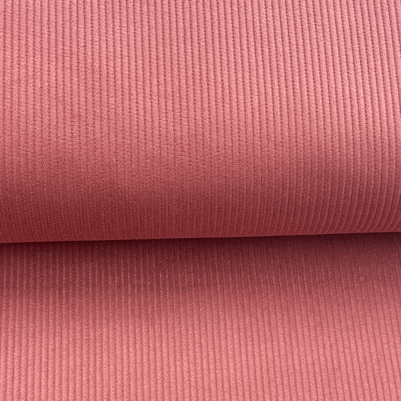 Rose foncé - Velours côtelé (corduroy) 500 raies