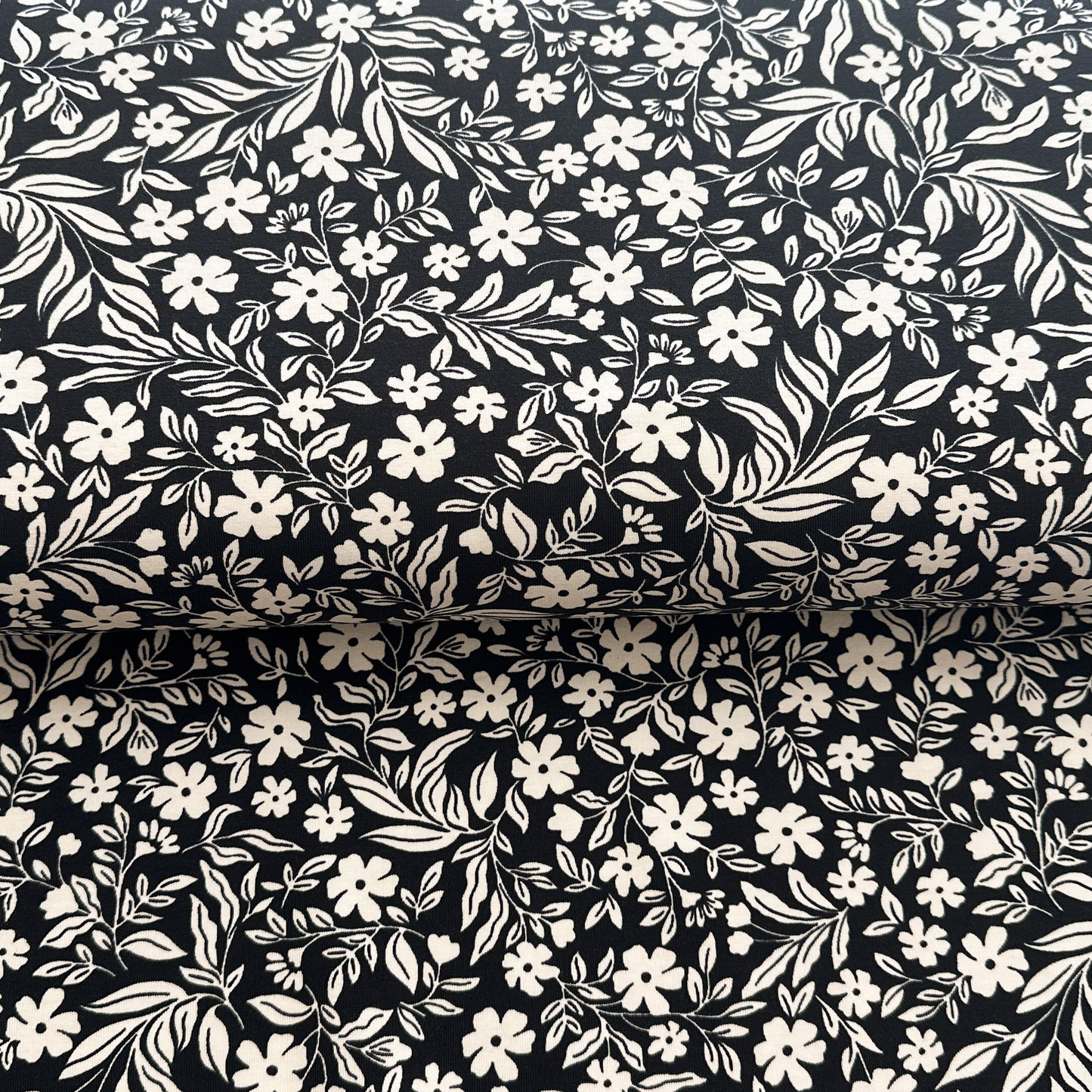Simples fleurs noir - Jersey imprimé