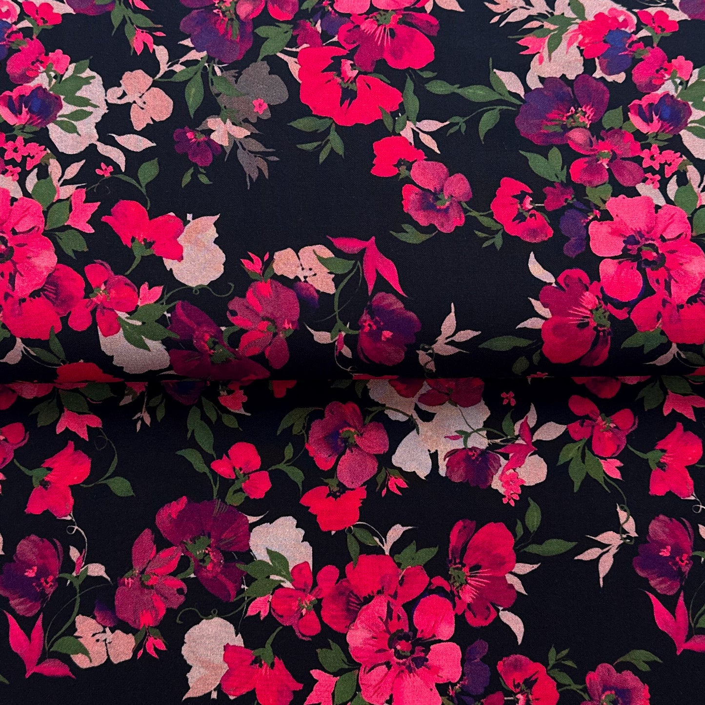 Pensées florales - Viscose ECOVERO™