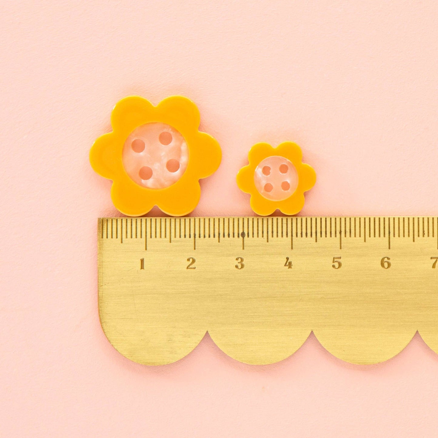 Grands Boutons Marguerite Jaune 1"