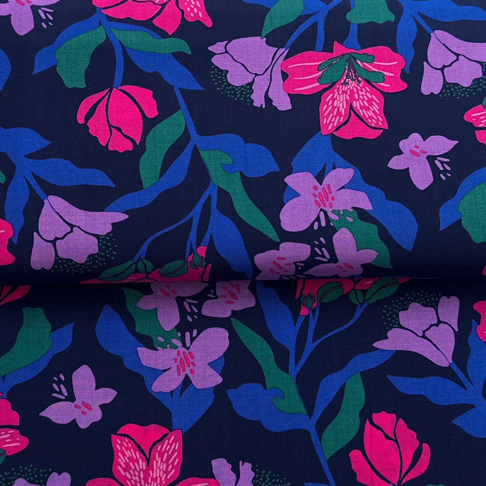 Amira floral marine - Nerida Hansen - Viscose ECOVERO™
