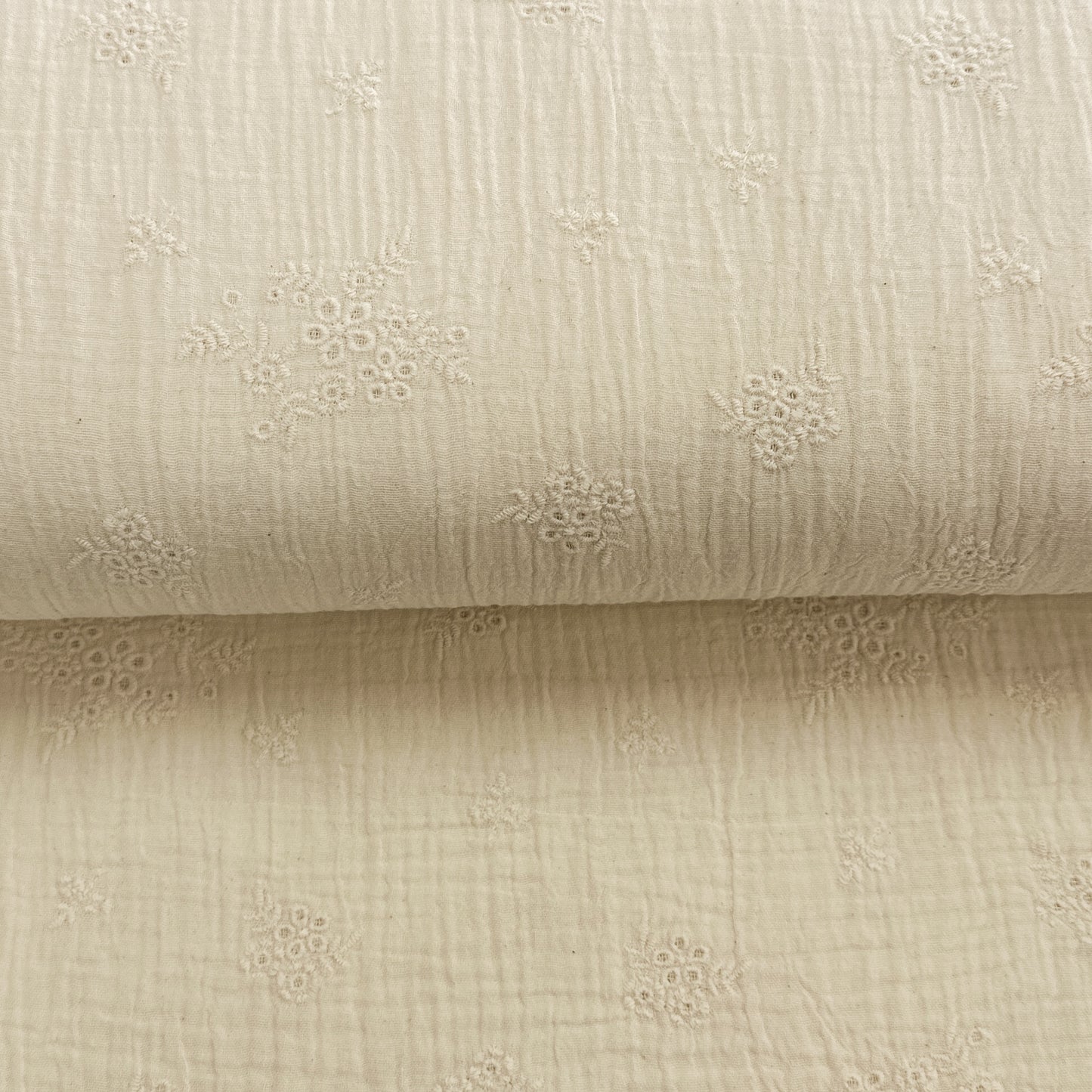Délicat écru - Mousseline de coton brodée
