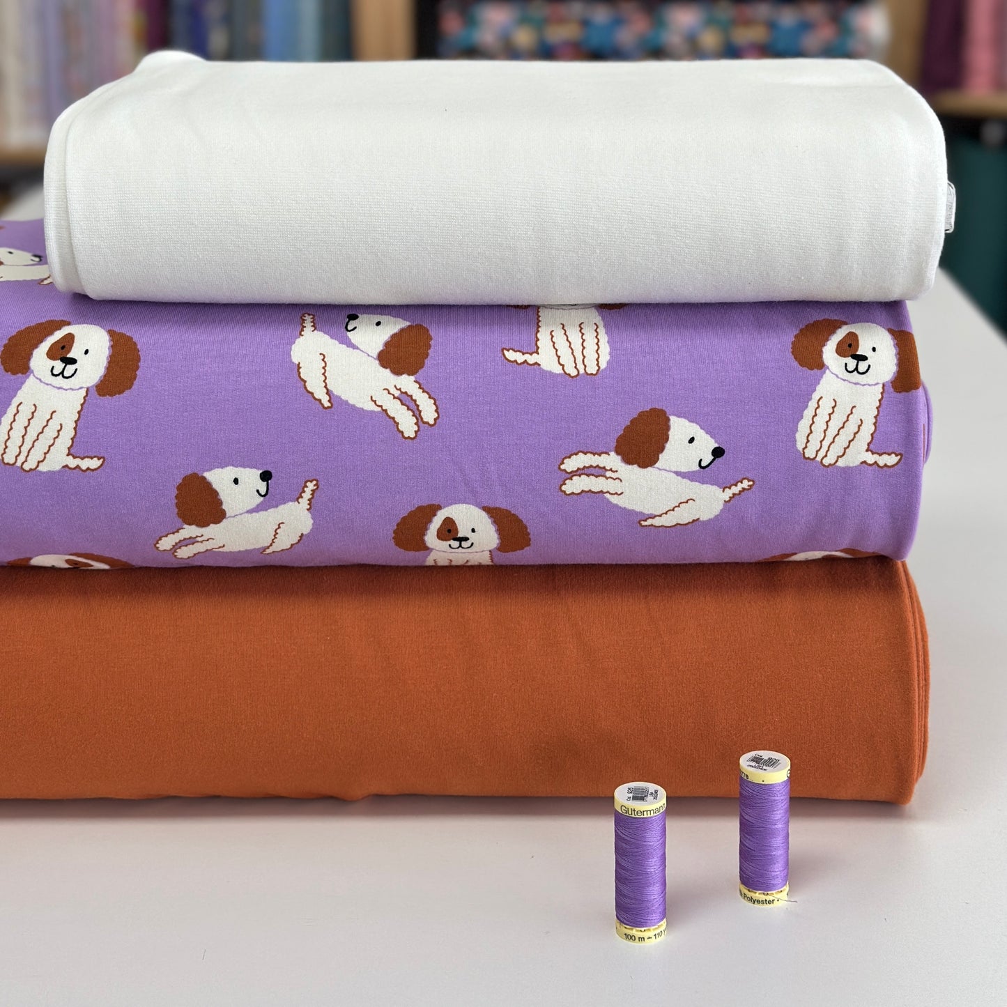 Chiens violet - Coton ouaté extensible imprimé