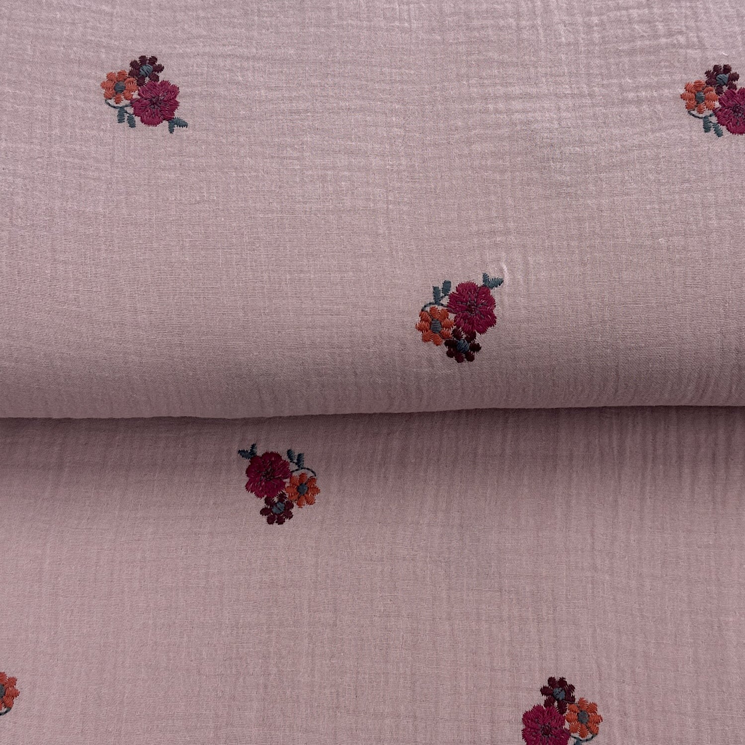 Fleurs rose - Mousseline de coton brodées