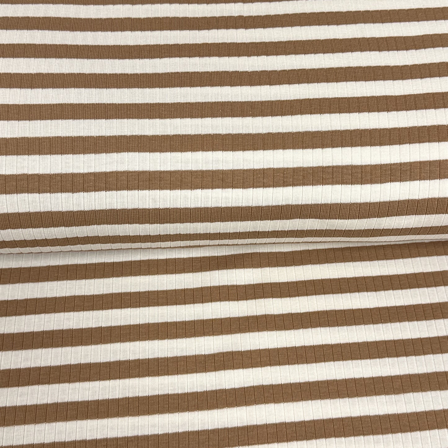 Ligné camel/écru - Jersey côtelé imprimé